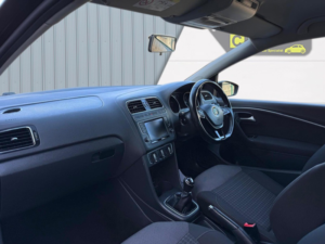 2016 Volkswagen Polo 1.0 Bluemotion Tech Match in Black — image 5