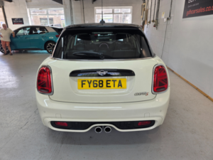 2018 MINI Hatch 2.0 Cooper S Hatchback 5dr Petrol Manual Euro 6 (s/s) (192 Ps) in White — image 5