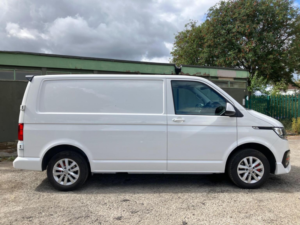 2021 Volkswagen Transporter 2.0 Tdi T30 Highline Fwd Swb Euro 6 (s/s) 5dr in White — image 4