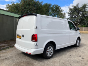 2021 Volkswagen Transporter 2.0 Tdi T30 Highline Fwd Swb Euro 6 (s/s) 5dr in White — image 6