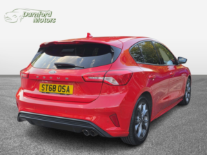 2018 Ford Focus 1.0 T Ecoboost St-Line in Red — image 4