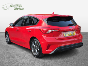 2018 Ford Focus 1.0 T Ecoboost St-Line in Red — image 6