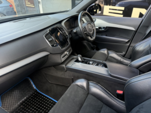 2019 Volvo Xc90 2.0 Plus Dark B5 (235 Hp) in Black — image 5