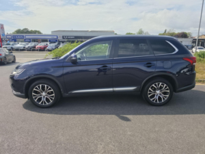 2016 Mitsubishi Outlander 2.2 Di-D Gx3 Auto 4WD Euro 6 5dr in Blue — image 4