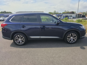 2016 Mitsubishi Outlander 2.2 Di-D Gx3 Auto 4WD Euro 6 5dr in Blue — image 6
