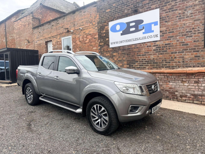 2018 Nissan Navara 2.3 Navara Tekna Dci Auto 4WD 5dr in Grey — image 1
