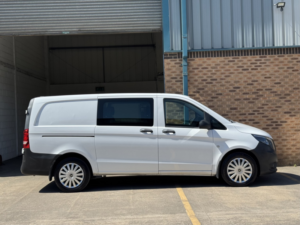 2017 Mercedes-Benz Vito 2.1 114 Cdi Bluetec Crew Van Rwd L2 Euro 6 (s/s) 5dr (lwb) in White — image 4