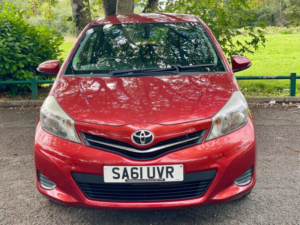 2011 Toyota Yaris 1.33 Dual Vvt-I Tr Euro 5 5dr in Red — image 2