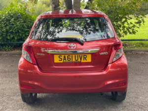 2011 Toyota Yaris 1.33 Dual Vvt-I Tr Euro 5 5dr in Red — image 5