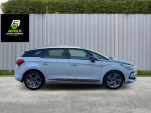2016 Ds Automobiles Ds 5 2.0 Bluehdi Prestige in White — image 2