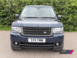2011 Land Rover Range Rover 4.4 Td V8 Vogue in Blue — image 4