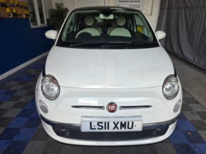 2011 Fiat 500 1.2 500 1.2 Lounge (start Stop) in White — image 2