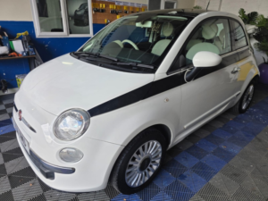 2011 Fiat 500 1.2 500 1.2 Lounge (start Stop) in White — image 3
