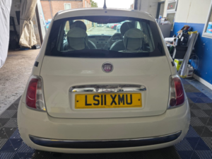 2011 Fiat 500 1.2 500 1.2 Lounge (start Stop) in White — image 5