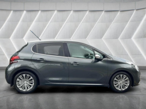 2015 Peugeot 208 1.2 Puretech Allure Euro 6 5dr in Grey — image 4