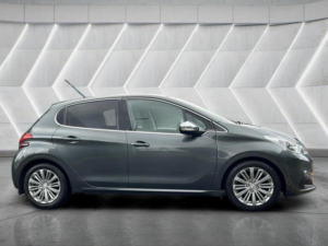 2015 Peugeot 208 1.2 Puretech Allure Euro 6 5dr in Grey — image 5
