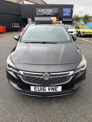2016 Vauxhall Astra 1.4 I Design in Black — image 2