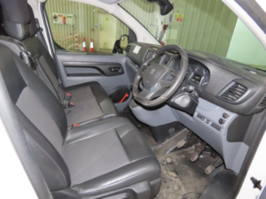 2017 Peugeot Expert 2.0 Bluehdi 1400 Professional Standard Panel Van Mwb Euro 6 (s/s) 6dr in White — image 6