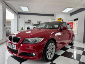 2010 BMW 3 Series 2.0 318i Se Business Edition Euro 5 4dr in Red — image 3