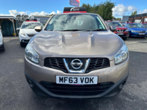 2013 Nissan Qashqai 1.5 Dci Acenta 2WD Euro 5 5dr in Beige — image 2