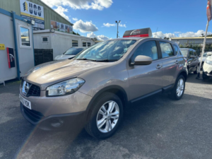 2013 Nissan Qashqai 1.5 Dci Acenta 2WD Euro 5 5dr in Beige — image 3