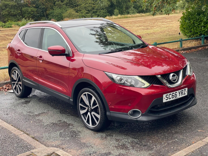 2017 Nissan Qashqai 1.2 Dig-T Tekna 2WD Euro 6 (s/s) 5dr in Red — image 1