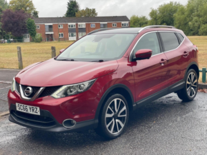 2017 Nissan Qashqai 1.2 Dig-T Tekna 2WD Euro 6 (s/s) 5dr in Red — image 3