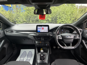 2019 Ford Focus 1.0 T Ecoboost St-Line in Black — image 3