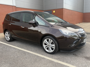 2014 Vauxhall Zafira Tourer 1.4 T 16v Sri in Brown — image 4