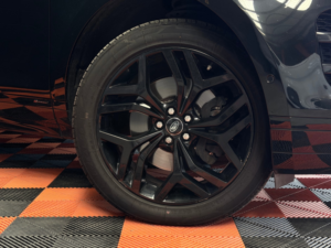 2019 Land Rover Range Rover Evoque 2.0 D180 R-Dynamic Hse SUV 5dr Diesel Auto 4WD Euro 6 (s/s) (180 Ps) in Black — image 2