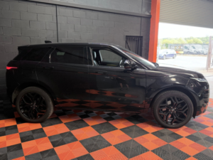 2019 Land Rover Range Rover Evoque 2.0 D180 R-Dynamic Hse SUV 5dr Diesel Auto 4WD Euro 6 (s/s) (180 Ps) in Black — image 6
