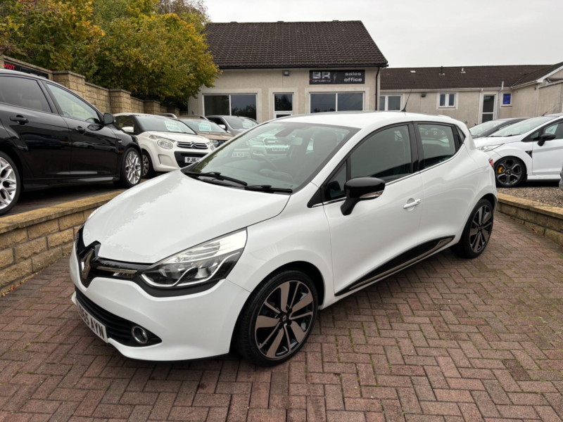 2015 Renault Clio 1.5 Dci Dynamique S Nav Auto Euro 6 5dr in White — image 1