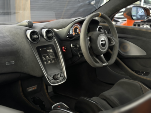2020 Mclaren 600lt 3.8 T V8 in Orange — image 3