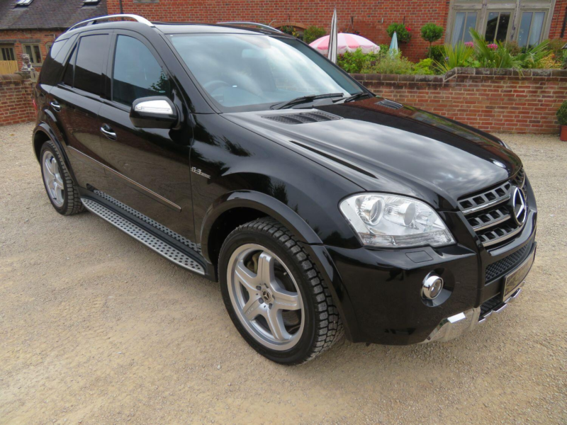 2010 Mercedes-Benz M Class 6.3 Ml63 V8 Amg in Black — image 1