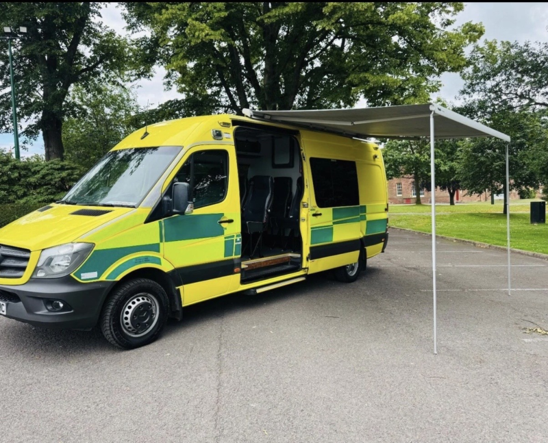 2018 Mercedes-Benz Sprinter 3.0 519 Cdi in Yellow — image 1