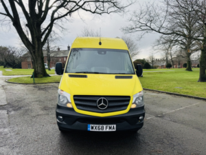 2018 Mercedes-Benz Sprinter 3.0 519 Cdi in Yellow — image 3