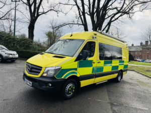 2018 Mercedes-Benz Sprinter 3.0 519 Cdi in Yellow — image 4