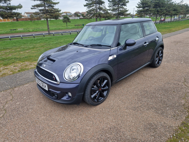 2012 MINI Hatch 1.6 Cooper S Hatch in Grey — image 1