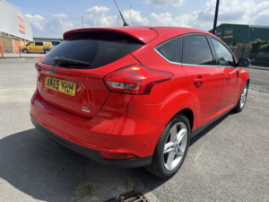 2015 Ford Focus 1.0 T Ecoboost Zetec in Red — image 4