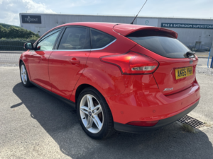 2015 Ford Focus 1.0 T Ecoboost Zetec in Red — image 6