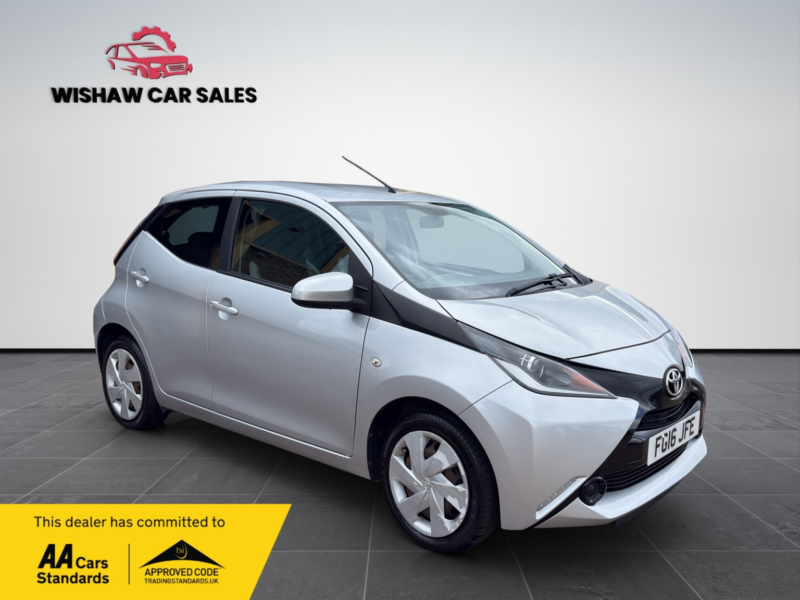 2016 Toyota Aygo 1.0 Vvt-I X-Play in Silver — image 1