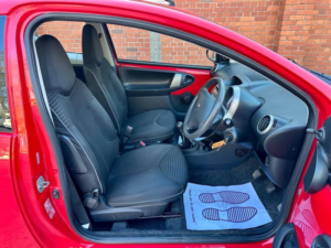 2013 Peugeot 107 1.0 12v Active Euro 5 3dr in Red — image 4