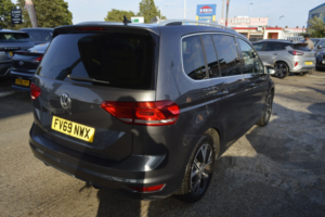 2019 Volkswagen Touran 1.5 Tsi Evo Sel in Grey — image 2
