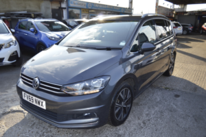 2019 Volkswagen Touran 1.5 Tsi Evo Sel in Grey — image 3