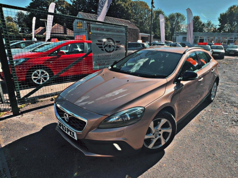 2013 Volvo V40 Cross Country 1.6 D2 Lux Euro 5 (s/s) 5dr in Bronze — image 1
