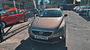 2013 Volvo V40 Cross Country 1.6 D2 Lux Euro 5 (s/s) 5dr in Bronze — image 3