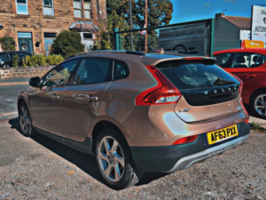 2013 Volvo V40 Cross Country 1.6 D2 Lux Euro 5 (s/s) 5dr in Bronze — image 6