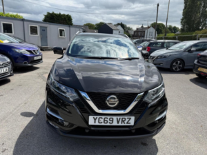 2019 Nissan Qashqai 1.3 Dig-T N-Connecta Euro 6 (s/s) 5dr in Black — image 2