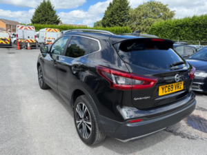2019 Nissan Qashqai 1.3 Dig-T N-Connecta Euro 6 (s/s) 5dr in Black — image 4