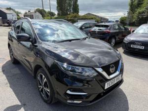 2019 Nissan Qashqai 1.3 Dig-T N-Connecta Euro 6 (s/s) 5dr in Black — image 5